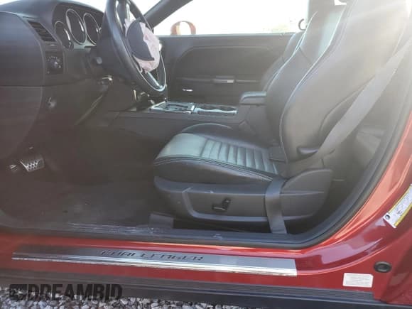 ✅ 2009 Dodge Challenger R/T • VIN: 2B3LJ54T39H510560 • Lot: 84510294. Wystawiony na Copart z przebiegiem 73 618 mil. Bezpłatny archiwum sprzedaży aukcyjnych z USA i szczegółowy raport historii pojazdu na DreamBid. Zdjęcie 7.