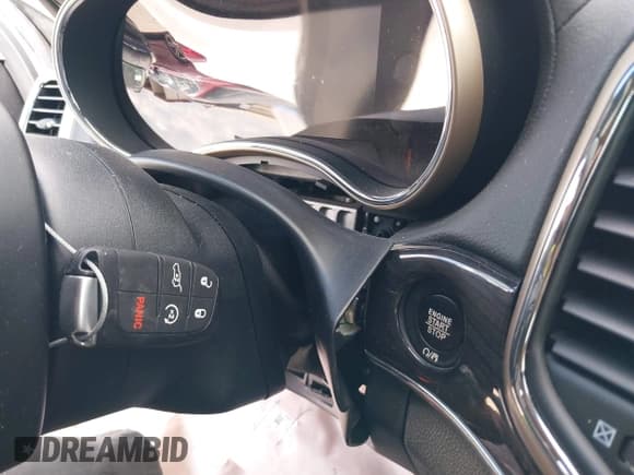 ✅ 2017 Jeep Grand Cherokee Overland • VIN: 1C4RJFCG2HC942478 • Lot: 43300072. Listed on IAAI with Not provided. Free auction sales archive from the USA and detailed vehicle history report at DreamBid. Image 11.