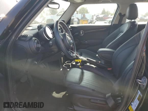 ✅ 2020 MINI Hardtop 4 Door Cooper S • VIN: WMWXU9C01L2L97548 • Lot: 84576345. Listed on Copart with 34,735 mi. Free auction sales archive from the USA and detailed vehicle history report at DreamBid. Image 7.