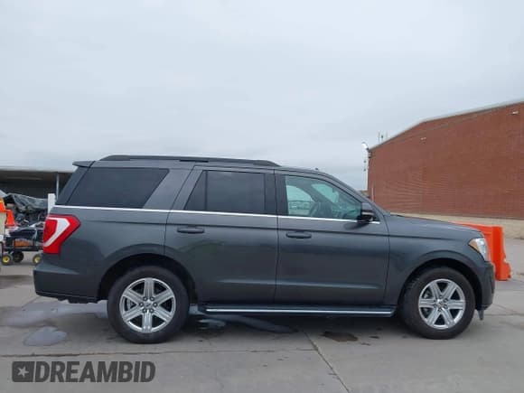 ✅ 2018 Ford Expedition XLT • VIN: 1FMJU1HT6JEA58918 • Lot: 41949055. Listed on IAAI with 65,674 mi. Free auction sales archive from the USA and detailed vehicle history report at DreamBid. Image 13.