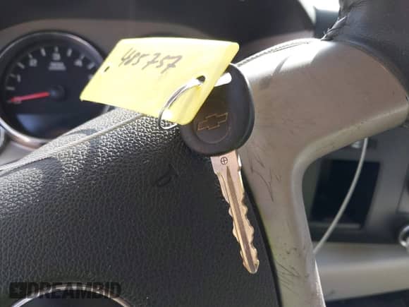 2010 Chevrolet Silverado 1500 LT z VIN 3GCRCSEA8AG127717, wystawiony jako IAAI lot #41820169 z przebiegiem 163 431 mil mil oraz . Historia ofert i sprzedaży dostępna na DreamBid. Obrazek 11.