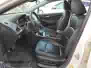 ✅ 2019 Chevrolet Cruze Premier • VIN: 1G1BF5SM3K7101945 • Lot: 50795055. Wystawiony na Copart z przebiegiem 139 724 mil mil. Skorzystaj z bezpłatnego archiwum sprzedaży aukcyjnych z USA i zobacz szczegółowy raport historii pojazdu na DreamBid. Zdjęcie 7.