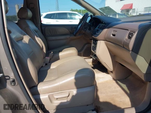 ✅ 1998 Toyota Sienna LE • VIN: 4T3ZF13C3WU037100 • Lot: 43176781. Wystawiony na IAAI z przebiegiem 231 523 mil. Bezpłatny archiwum sprzedaży aukcyjnych z USA i szczegółowy raport historii pojazdu na DreamBid. Zdjęcie 5.