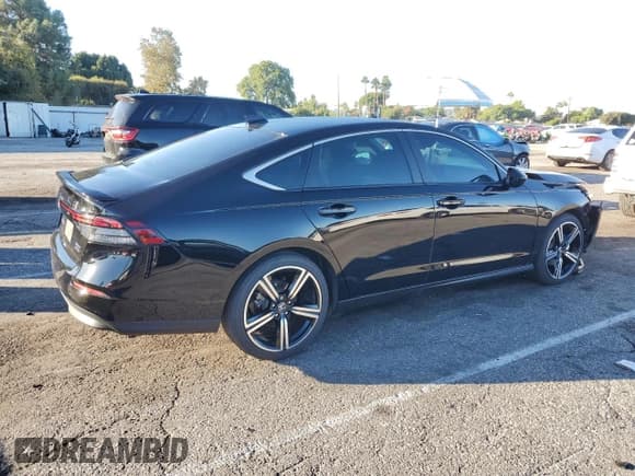 ✅ 2025 Honda Accord Sport • VIN: 1HGCY2F53SA018463 • Lot: 86863415. Listed on Copart with 37,738 mi. Free auction sales archive from the USA and detailed vehicle history report at DreamBid. Image 3.