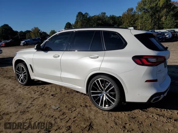✅ 2022 BMW X5 xDrive40i • VIN: 5UXCR6C07N9K05219 • Лот: 90343165. Опубликован ранее на Copart с пробегом Не указан. Бесплатный доступ к архиву аукционных продаж из США и подробный отчёт об истории автомобиля на DreamBid. Изображение 2.