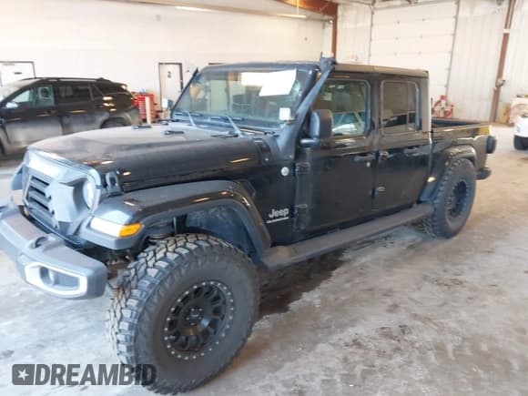 ✅ 2020 Jeep Gladiator Overland • VIN: 1C6HJTFG8LL106938 • Lot: 43210387. Wystawiony na IAAI z przebiegiem 146 153 mil. Bezpłatny archiwum sprzedaży aukcyjnych z USA i szczegółowy raport historii pojazdu na DreamBid. Zdjęcie 2.