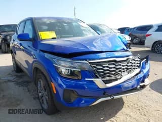 ✅ 2023 Kia Seltos LX • VIN: KNDEPCAA4P7370671 • Lot: 43146744. Wystawiony na IAAI z przebiegiem 44 220 mil. Bezpłatny archiwum sprzedaży aukcyjnych z USA i szczegółowy raport historii pojazdu na DreamBid. Zdjęcie 1.