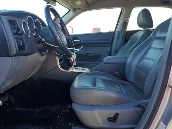 2005 Dodge Magnum RT z VIN 2D4GV58285H518589, wystawiony jako Copart lot #81406034 z przebiegiem 121 227 mil mil oraz Szkoda całkowita • Salvage title. Historia ofert i sprzedaży dostępna na DreamBid. Obrazek 7.