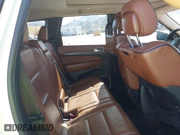 ✅ 2016 Jeep Grand Cherokee • VIN: 1C4RJEJM8GC321506 • Lot: 41969587. Listed on IAAI with 226,072 mi. Free auction sales archive from the USA and detailed vehicle history report at DreamBid. Image 8.