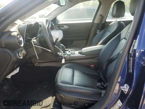 ✅ 2020 Alfa Romeo Giulia Ti • VIN: ZARFANBN2L7639172 • Lot: 69197085. Listed on Copart with Not provided. Free auction sales archive from the USA and detailed vehicle history report at DreamBid. Image 7.