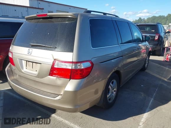 ✅ 2007 Honda Odyssey EX • VIN: 5FNRL38437B427272 • Lot: 43441106. Wystawiony na IAAI z przebiegiem 204 752 mil. Bezpłatny archiwum sprzedaży aukcyjnych z USA i szczegółowy raport historii pojazdu na DreamBid. Zdjęcie 4.