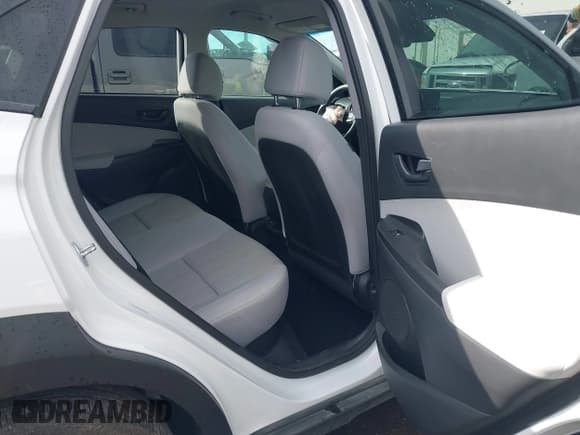 ✅ 2023 Hyundai Kona SEL • VIN: KM8K6CAB4PU937635 • Лот: 43465806. Опубликован ранее на IAAI с пробегом 28 375 миль. Бесплатный доступ к архиву аукционных продаж из США и подробный отчёт об истории автомобиля на DreamBid. Изображение 8.