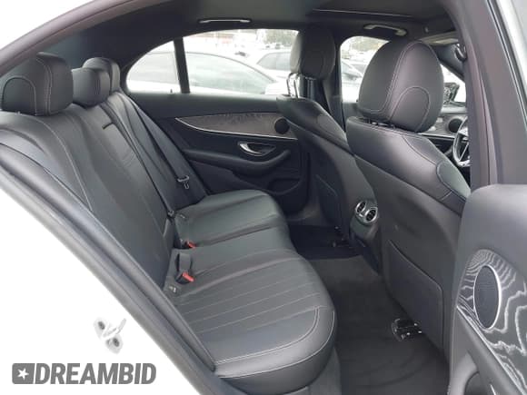 ✅ 2021 Mercedes-Benz E 350 • VIN: W1KZF8DB5MA960016 • Lot: 42077589. Wystawiony na IAAI z przebiegiem 52 264 mil. Bezpłatny archiwum sprzedaży aukcyjnych z USA i szczegółowy raport historii pojazdu na DreamBid. Zdjęcie 8.