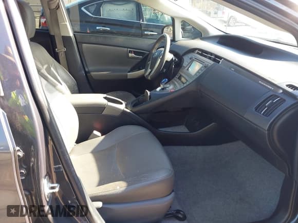 ✅ 2014 Toyota Prius • VIN: JTDKN3DP1E3055016 • Lot: 42687865. Listed on IAAI with 105,208 mi. Free auction sales archive from the USA and detailed vehicle history report at DreamBid. Image 5.