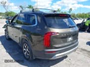 ✅ 2020 Kia Telluride EX • VIN: 5XYP34HCXLG030097 • Lot: 43444210. Wystawiony na IAAI z przebiegiem 104 638 mil. Bezpłatny archiwum sprzedaży aukcyjnych z USA i szczegółowy raport historii pojazdu na DreamBid. Zdjęcie 3.