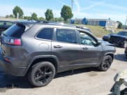 ✅ 2019 Jeep Cherokee Latitude Plus • VIN: 1C4PJLLB0KD458076 • Lot: 43074356. Wystawiony na IAAI z przebiegiem 97 587 mil. Bezpłatny archiwum sprzedaży aukcyjnych z USA i szczegółowy raport historii pojazdu na DreamBid. Zdjęcie 13.