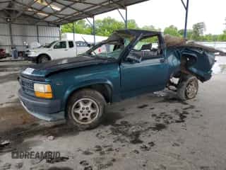 1995 Dodge Dakota z VIN 1B7FL26X4SW940741, wystawiony jako Copart lot #58391525 z przebiegiem 101 431 mil mil oraz Szkoda całkowita • Salvage title. Historia ofert i sprzedaży dostępna na DreamBid. Obrazek 1.
