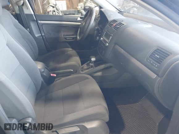 ✅ 2008 Volkswagen Rabbit S • VIN: WVWDB71K28W336276 • Lot: 42078908. Listed on IAAI with 221,180 mi. Free auction sales archive from the USA and detailed vehicle history report at DreamBid. Image 5.