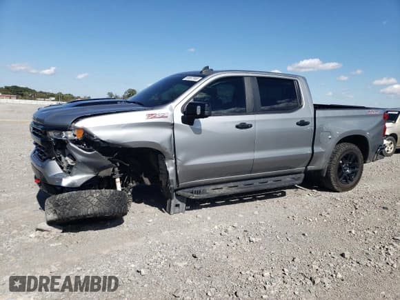 ✅ 2023 Chevrolet Silverado 1500 LT Trail Boss • VIN: 3GCUDFEL9PG326414 • Lot: 86667995. Wystawiony na Copart z przebiegiem 35 262 mil. Bezpłatny archiwum sprzedaży aukcyjnych z USA i szczegółowy raport historii pojazdu na DreamBid. Zdjęcie 1.