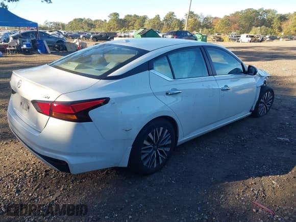 ✅ 2024 Nissan Altima SV • VIN: 1N4BL4DV1RN315618 • Lot: 43447210. Listed on IAAI with 20,283 mi. Free auction sales archive from the USA and detailed vehicle history report at DreamBid. Image 4.