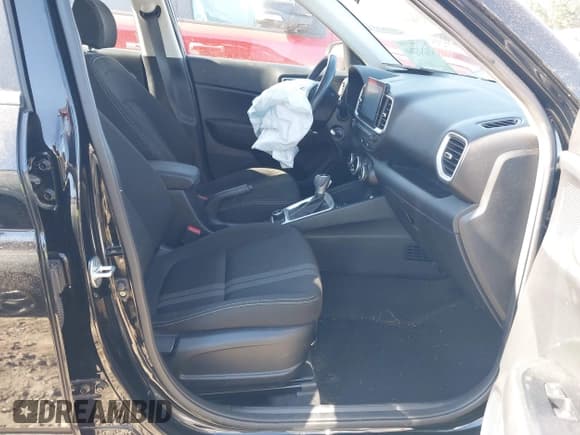 ✅ 2022 Hyundai Venue SEL • VIN: KMHRC8A38NU136149 • Lot: 41247260. Listed on IAAI with 16,565 mi. Free auction sales archive from the USA and detailed vehicle history report at DreamBid. Image 5.