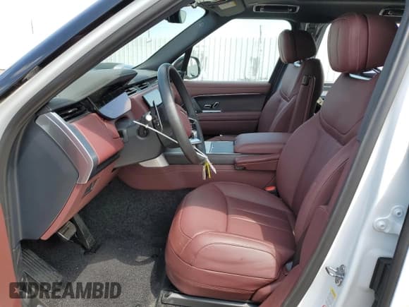 ✅ 2025 Land Rover Range Rover SE • VIN: SALKP9FU1SA296719 • Lot: 54796385. Wystawiony na Copart z przebiegiem 839 mil. Bezpłatny archiwum sprzedaży aukcyjnych z USA i szczegółowy raport historii pojazdu na DreamBid. Zdjęcie 7.