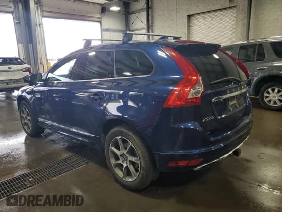 ✅ 2015 Volvo XC60 T6 Platinum • VIN: YV4902RV0F2699805 • Lot: 70168355. Listed on Copart with 114,742 mi. Free auction sales archive from the USA and detailed vehicle history report at DreamBid. Image 2.