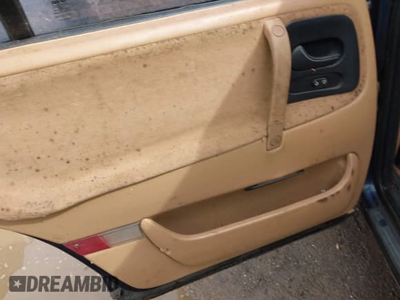 ✅ 1993 Saab 9000 • VIN: YS3CK65B1P1029962 • Lot: 41840965. Listed on IAAI with Not provided. Free auction sales archive from the USA and detailed vehicle history report at DreamBid. Image 12.