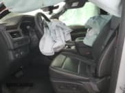 ✅ 2023 Chevrolet Suburban Premier • VIN: 1GNSKFKD2PR298800 • Lot: 80993954. Wystawiony na Copart z przebiegiem Nie podano. Bezpłatny archiwum sprzedaży aukcyjnych z USA i szczegółowy raport historii pojazdu na DreamBid. Zdjęcie 7.