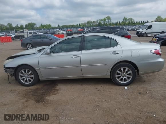 ✅ 2004 Lexus ES 350 • VIN: JTHBA30G345032999 • Lot: 42234905. Listed on IAAI with 117,802 mi. Free auction sales archive from the USA and detailed vehicle history report at DreamBid. Image 15.