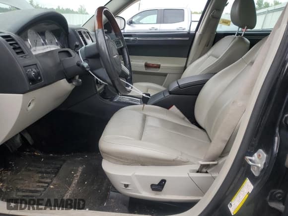 ✅ 2007 Chrysler 300 Limited • VIN: 2C3LK53G57H771707 • Lot: 66577154. Listed on Copart with 127,614 mi. Free auction sales archive from the USA and detailed vehicle history report at DreamBid. Image 7.