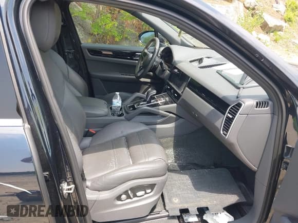 ✅ 2019 Porsche Cayenne • VIN: WP1AA2AY0KDA10815 • Lot: 42475927. Listed on IAAI with 74,911 mi. Free auction sales archive from the USA and detailed vehicle history report at DreamBid. Image 5.