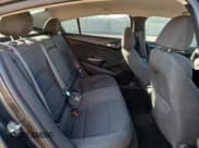 ✅ 2017 Chevrolet Cruze LT • VIN: 1G1BE5SMXH7162107 • Lot: 82661975. Wystawiony na Copart z przebiegiem 113 441 mil. Bezpłatny archiwum sprzedaży aukcyjnych z USA i szczegółowy raport historii pojazdu na DreamBid. Zdjęcie 10.