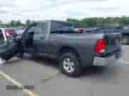 2024 Ram 1500 SLT z VIN 1C6RR6GG9RS135957, wystawiony jako IAAI lot #42376753 z przebiegiem 28 240 mil mil oraz . Historia ofert i sprzedaży dostępna na DreamBid. Obrazek 3.