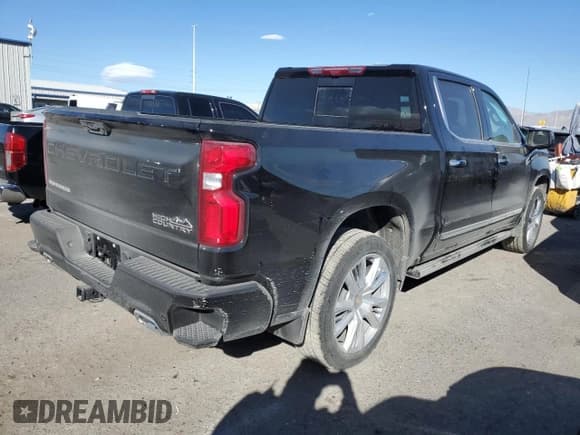 ✅ 2025 Chevrolet Silverado 1500 High Country • VIN: 1GCUKJE89SZ102539 • Lot: 43957545. Listed on Copart with 5,053 mi. Free auction sales archive from the USA and detailed vehicle history report at DreamBid. Image 3.