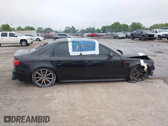 ✅ 2016 Audi S4 Premium Plus • VIN: WAUBGAFL4GA002704 • Lot: 41852967. Wystawiony na IAAI z przebiegiem 68 049 mil. Bezpłatny archiwum sprzedaży aukcyjnych z USA i szczegółowy raport historii pojazdu na DreamBid. Zdjęcie 13.