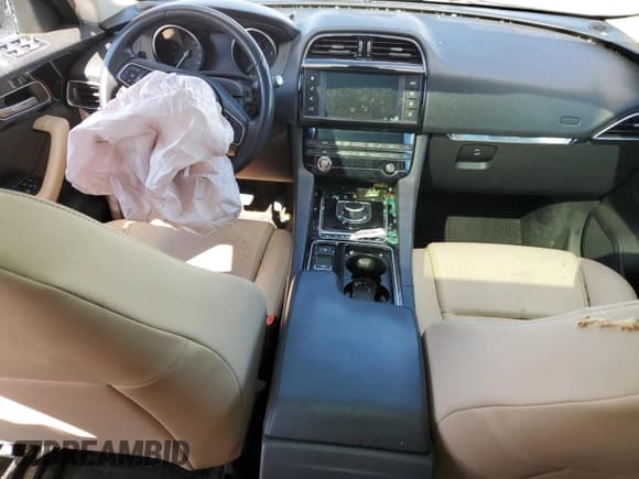 ✅ 2018 Jaguar F-Pace 25t Premium • VIN: SADCJ2FX0JA258030 • Lot: 69752515. Listed on Copart with Not provided. Free auction sales archive from the USA and detailed vehicle history report at DreamBid. Image 8.