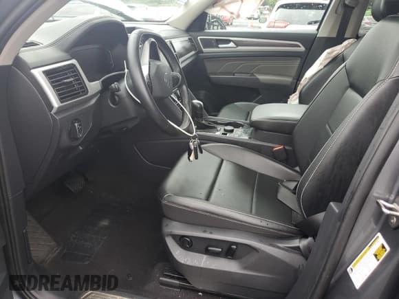 ✅ 2022 Volkswagen Atlas SE • VIN: 1V2KR2CA8NC533992 • Lot: 83814305. Wystawiony na Copart z przebiegiem 56 743 mil. Bezpłatny archiwum sprzedaży aukcyjnych z USA i szczegółowy raport historii pojazdu na DreamBid. Zdjęcie 7.