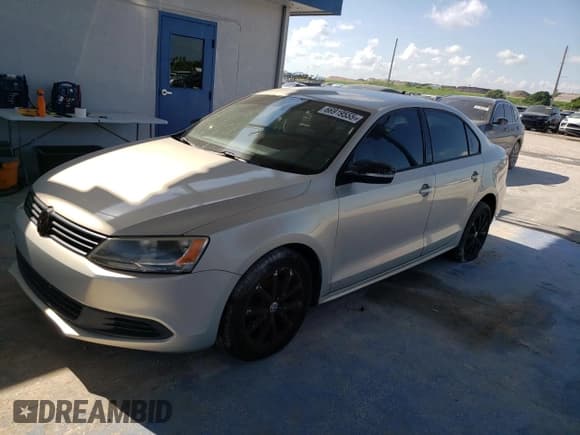 ✅ 2011 Volkswagen Jetta SE • VIN: 3VWDX7AJXBM319612 • Lot: 66919555. Listed on Copart with 160,799 mi. Free auction sales archive from the USA and detailed vehicle history report at DreamBid. Image 1.