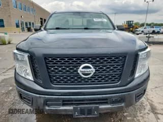 ✅ 2018 Nissan Titan • VIN: 1N6BA1C36JN520674 • Lot: 69425385. Wystawiony na Copart z przebiegiem 97 848 mil. Bezpłatny archiwum sprzedaży aukcyjnych z USA i szczegółowy raport historii pojazdu na DreamBid. Zdjęcie 5.