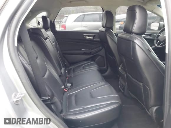 ✅ 2020 Ford Edge Titanium • VIN: 2FMPK3K92LBA30587 • Lot: 43918602. Wystawiony na IAAI z przebiegiem 124 739 mil. Bezpłatny archiwum sprzedaży aukcyjnych z USA i szczegółowy raport historii pojazdu na DreamBid. Zdjęcie 8.