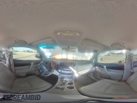 ✅ 2010 Toyota Highlander • VIN: 5TDZK3EHXAS004931 • Lot: 92054095. Listed on Copart with 224,945 mi. Free auction sales archive from the USA and detailed vehicle history report at DreamBid. Image 15.