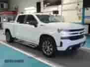 2021 Chevrolet Silverado 1500 RST z VIN 1GCUYEED3MZ439424, wystawiony jako IAAI lot #42423346 z przebiegiem 93 349 mil mil oraz . Historia ofert i sprzedaży dostępna na DreamBid. Obrazek 1.