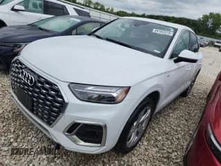 ✅ 2023 Audi Q5 Sportback S line Premium Plus • VIN: WA15AAFYXP2137350 • Lot: 69102375. Wystawiony na Copart z przebiegiem 40 805 mil. Bezpłatny archiwum sprzedaży aukcyjnych z USA i szczegółowy raport historii pojazdu na DreamBid. Zdjęcie 1.