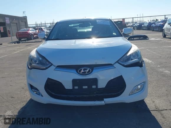 ✅ 2014 Hyundai Veloster • VIN: KMHTC6AD7EU186009 • Lot: 41346821. Wystawiony na IAAI z przebiegiem 59 185 mil. Bezpłatny archiwum sprzedaży aukcyjnych z USA i szczegółowy raport historii pojazdu na DreamBid. Zdjęcie 6.