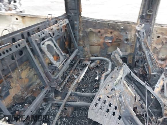 ✅ 2015 Chevrolet Silverado 1500 High Country • VIN: 3GCUKTEJ3FG326913 • Лот: 41495793. Опубликован ранее на IAAI с пробегом Не указан. Бесплатный доступ к архиву аукционных продаж из США и подробный отчёт об истории автомобиля на DreamBid. Изображение 8.