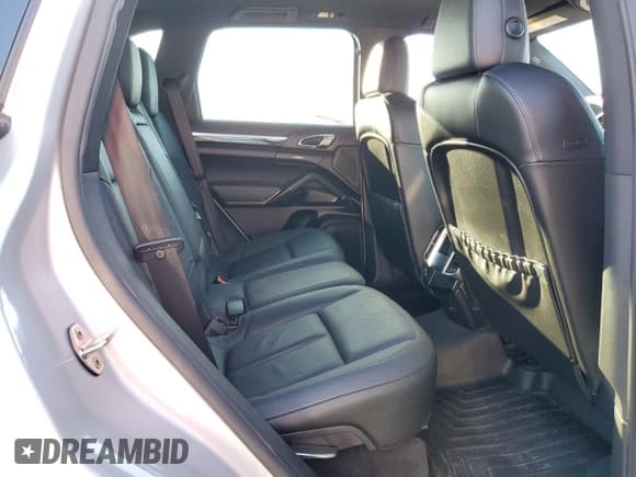 ✅ 2012 Porsche Cayenne • VIN: WP1AA2A21CLA12589 • Lot: 82542085. Wystawiony na Copart z przebiegiem 170 131 mil. Bezpłatny archiwum sprzedaży aukcyjnych z USA i szczegółowy raport historii pojazdu na DreamBid. Zdjęcie 11.