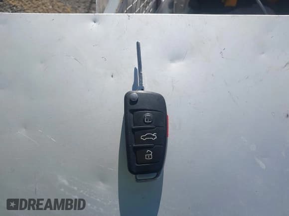 ✅ 2008 Audi A4 • VIN: WAUAH78E38A159815 • Lot: 41743870. Listed on IAAI with 132,415 mi. Free auction sales archive from the USA and detailed vehicle history report at DreamBid. Image 11.