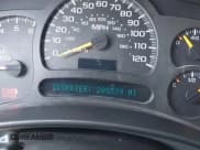 ✅ 2005 Chevrolet Silverado 2500HD LS • VIN: 1GCHK23U35F803784 • Lot: 42185294. Wystawiony na IAAI z przebiegiem 205 539 mil. Bezpłatny archiwum sprzedaży aukcyjnych z USA i szczegółowy raport historii pojazdu na DreamBid. Zdjęcie 15.