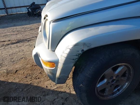 ✅ 2002 Jeep Liberty Limited • VIN: 1J4GL58K52W349724 • Lot: 43445587. Listed on IAAI with 213,226 mi. Free auction sales archive from the USA and detailed vehicle history report at DreamBid. Image 6.